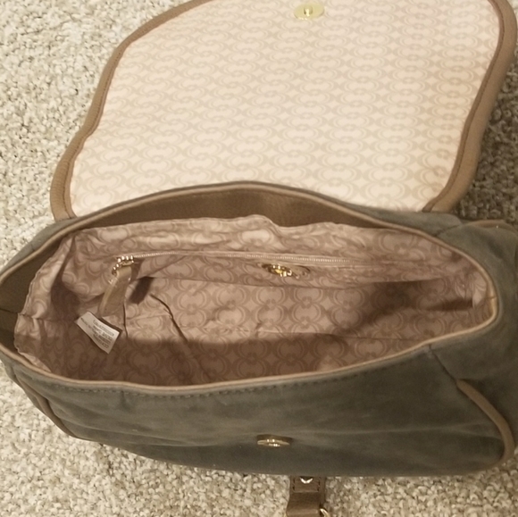 💖💥New to the closet💥💖NWOT Olive green Suede handbag - Picture 6 of 15